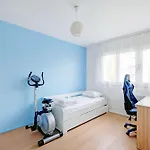 Spacious Apartment- 3br 6p -
